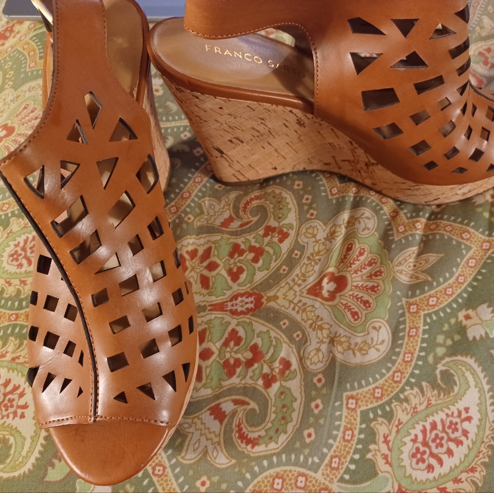 Franco Sarto 8.5 39.5 tan Wedge Sandals Heels Shoes